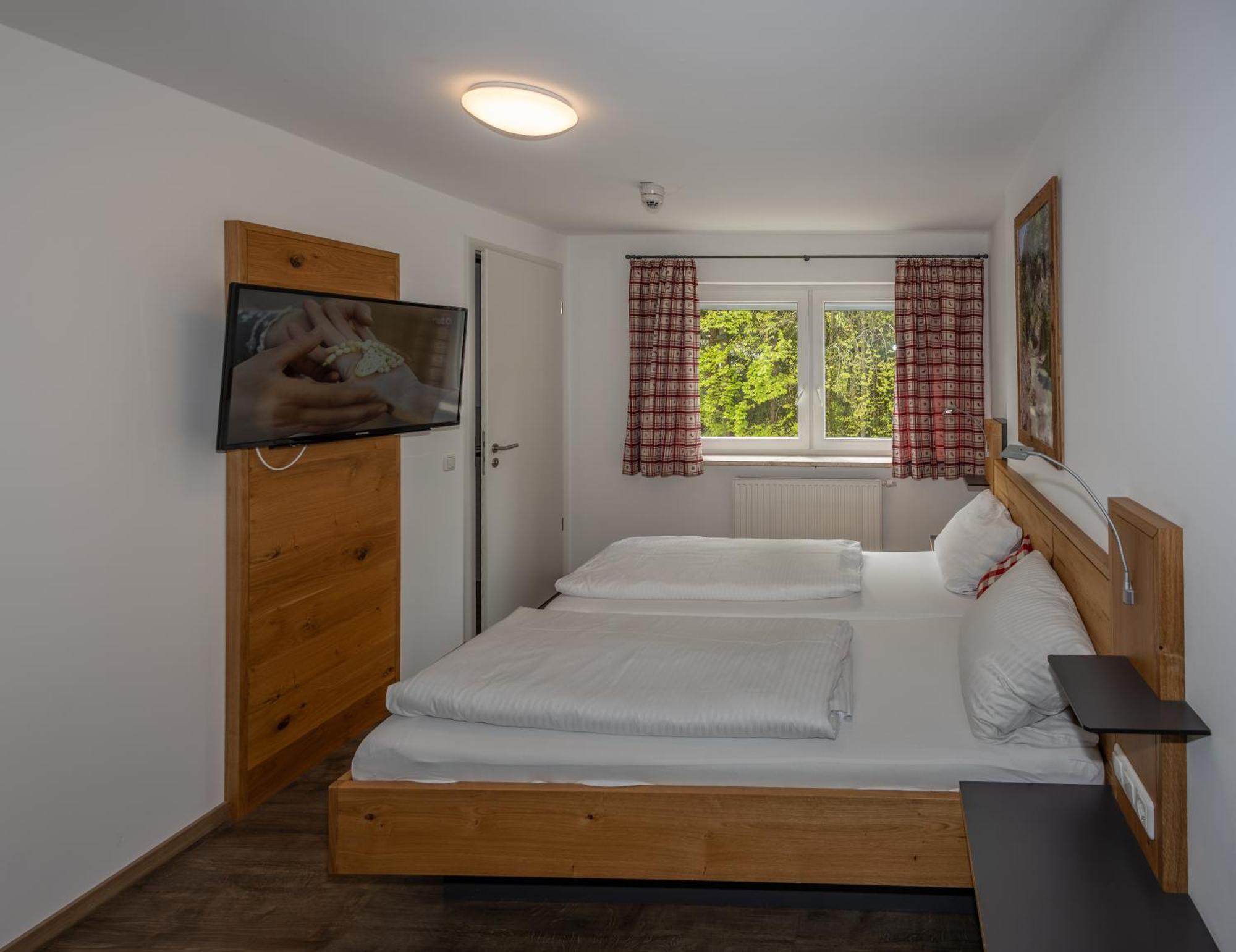 Isarwinkel Hotel Geretsried Buitenkant foto