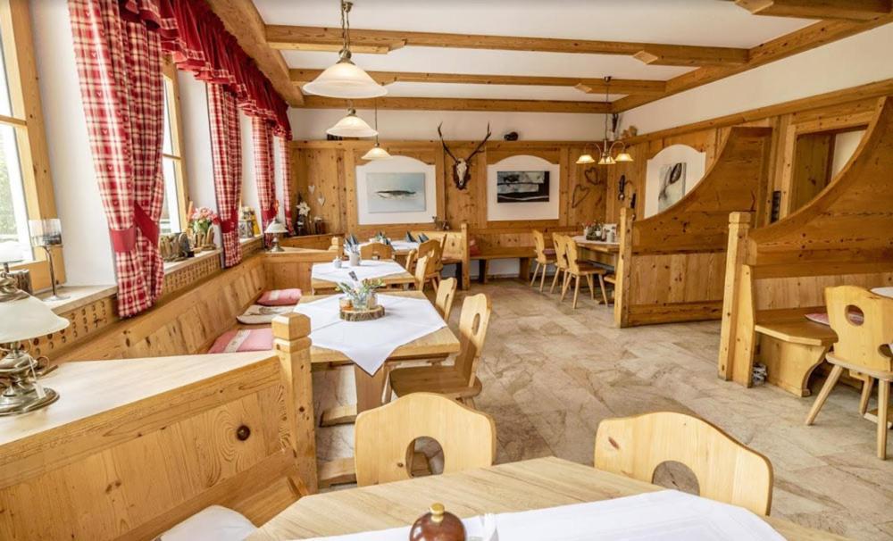 Isarwinkel Hotel Geretsried Buitenkant foto